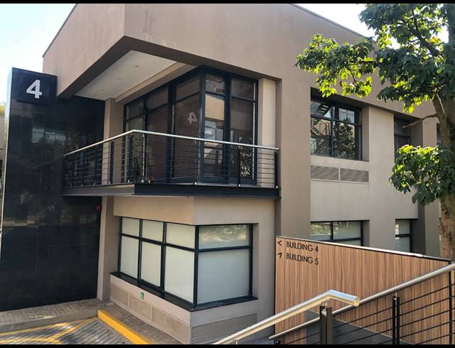 166M² OFFICE TO LET IN SANDHURST
